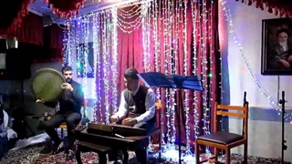 اجرای موسیقی سنتی در جشن مدرسه