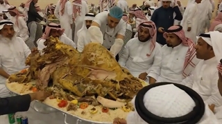 گوشهای کوتاه از مهمانی های اشراف عرب  ببینید ونظر خود را کامنت کنید