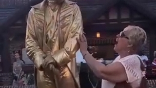 طنزدرباره مجسمه ها