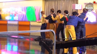 بنگتن بمب جدید "بی تی اس" اسکیت بازی (? what happened at the roller skating rink)