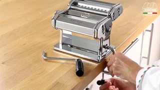 تهیه پاستا تازه در خانه توسط دستگاه پاستا ساز خانگی