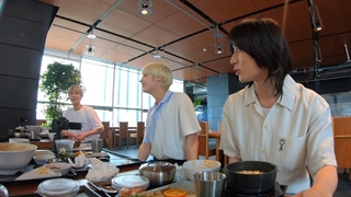 قسمت اول فصل چهارم برنامه Talk X Today تی اکس تی ( زیرنویس فارسی)