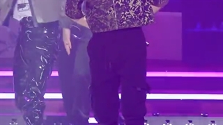 فن کم Bangchan Thunderous