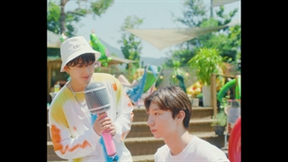 موزیک ویدیو"Surfin" از گروه استری کیدز با زیرنویس انلاین فارسی و کیفیت عالی