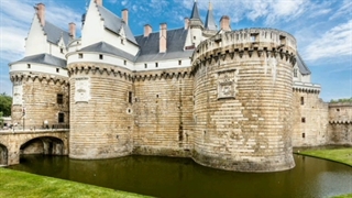 بلیط هواپیما تهران نانت با ارزان بلیط