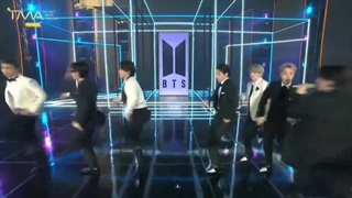 فول اجرای گروه BTS در مراسم TMA 2021