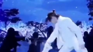 و دوباره اومدیم با هنر نمایی از بی تی اس نمیدونم چرا زدم تو کار رقص :)