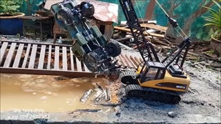 نجات کامیون کنترلی توسط جرثقیل کنترلی هوینا Huina 1572 | ایستگاه پرواز