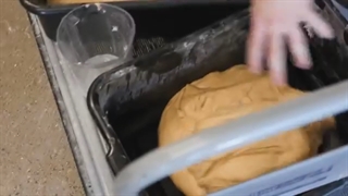 مواد افزودنی به خمیر نان برای بهبود آن