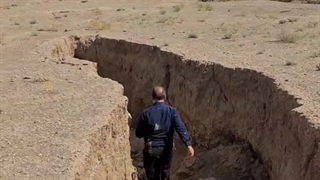 خندقهای تونلی دشت طاهرآباد کاشان