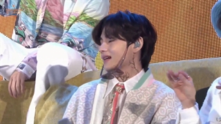 اجرای آهنگ Boy with Luv از بی تی اس در کنسرت Permission to Dance : on Stage