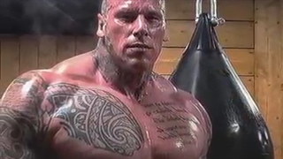 ببینید....گزارش العربیه از مبارزه هالک ایرانی با خطرناک ترین مرد جهان