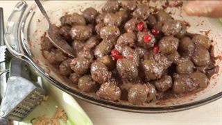 طرز تهیه زیتون پرورده به روش اصیل گیلانی