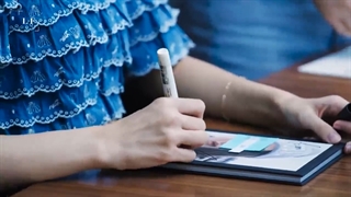 فنساین و ایونت انلاین البوم لیسا با زیرنویس فارسی چسبیده