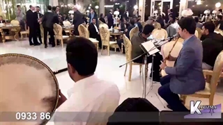 لحظه ورود داماد با دف و نی