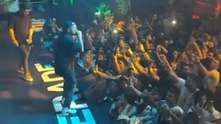 اجرای اهنگ بالانس در کنسرت زدبازی :> #فیض ببرید