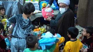 روایتی از دیدار تولیت آستان قدس رضوی با کودکان بهزیستی در شب یلدا