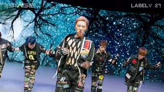 اجرای آهنگ turn back time از wayv