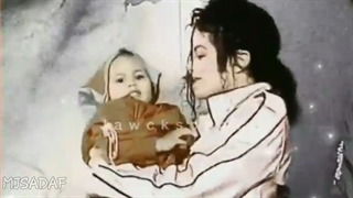 پشت هر لبخندی،‌ یه دنیا غم وجود داره :)