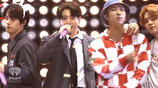 اجرای آهنگ های Dynamite و (Butter (Holiday Remix توسط BTS در iHeartRadio Jingle Ball 2021