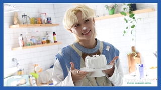 پشت صحنه موزیک ویدیو "Season Greeting 2022"استری کیدز با زیرنویس انلاین فارسی