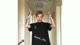 رقص ارتیست ها در کنسرت