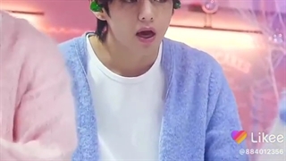 وقتی تهیونگ یکی از اهنگ های معروف تیک تاک رو میخونه