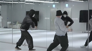 پشت صحنه آماده سازی کنسرت KAI KLoor از کای با آهنگ To Be Honest