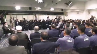 پرچمدار تبیین و روشنگری در بین آحاد جامعه قطب نمای 211