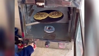 پخت کلوچه محلی شمالی با تنور