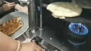 پخت کلوچه مغز دار در تنور