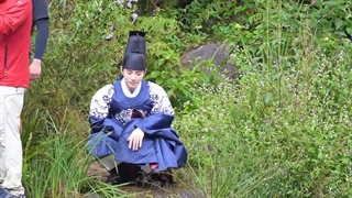 پشت صحنه قسمت اول و دوم سریال سرآستین قرمز با زیرنویس فارسی