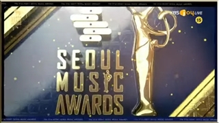 اکسو در مراسم SMA امروز ( چند دقیقه پیش جایزه گرفتن )