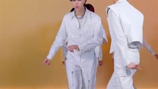 اجرای آهنگ استیکر از (nct 127)