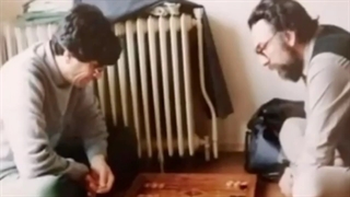 تخته بازی کردن استاد محمدرضا شجریان