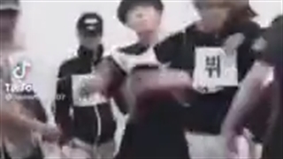 بی تی اس کیه ؟! { یه چی بگو بفهمم واقعا نمیدونی !}