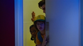 قسمت 7 فصل 3 سریال بینظیر چیزهای عجیب Stranger Things 2019 + زیرنویس فارسی چسبیده-540p