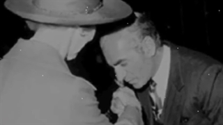 چرا استعمارگران می‌خواهند مردم را به استعدادهای خود بی‌اعتنا کنند؟