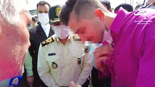 دست بوسی پسر پدر معتاد در مرکز مهر سروش ترک اعتیاد با حضور سردار رحیمی سردار رضایی ناجا فراجا