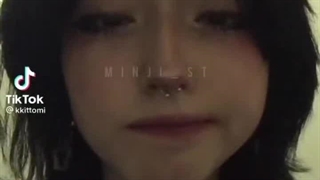 کلمات بیهوده و خالی از معنا شده‌‌اند. آن‌چه که ارزشمند است سکوت و خاموشی‌ست