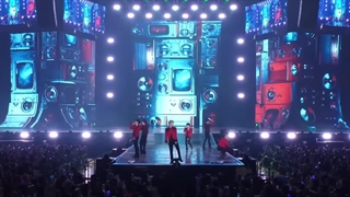 کنسرت انهایپن با آهنگ { karma } کنسرت [ enhypen concert fate]