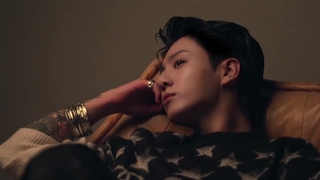 جونگکوک در پشت صحنه‌ی عکس‌برداری VOGUE KOREA