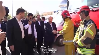 حضور دکتر شریعتمداری مدیرعامل هلدینگ خلیج فارس در کنار کارکنان شهرک پردیس جم اصلاح فرم صورت