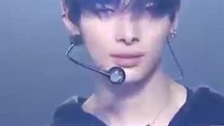 وای کیوتی از هیونگ های نیکی می باره:خنده: