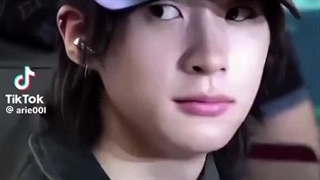 راستش زیبایی این پسر یه چیز دیگس