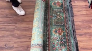 بهترین فرش ابریشم ماشینی رنگ سبز با طرح درخت زندگی در فروشگاه اینترنتی صفافرش