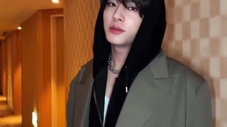 به جونگوون گفتن ضایع نباش عادی راه برو انگاری که تصادفی بهت برخورد کردیم ...جونگوون هم ضایع نکرد اصلا