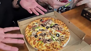 گرون ترین و ارزون ترین پیتزارو خوردیم!!؟ (کام تا لام)