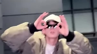 کیا مثل من به لیریک آهنگ قفل کردن و ذهنشون منحرف  شده.................من اب شدم از خجالت.....