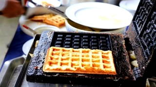 Taste the Ultimate Chicken & Waffles in Miami | Crisppis